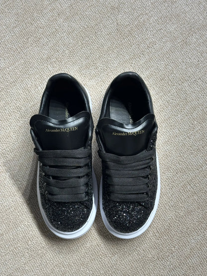 Alexander McQueen-Oversize Siyah Payetli Kadın Sneaker