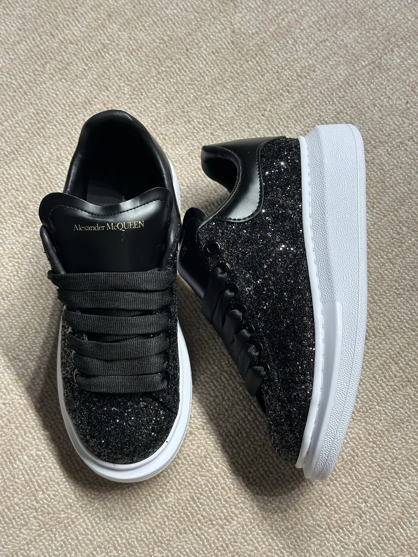 Alexander McQueen-Oversize Siyah Payetli Kadın Sneaker